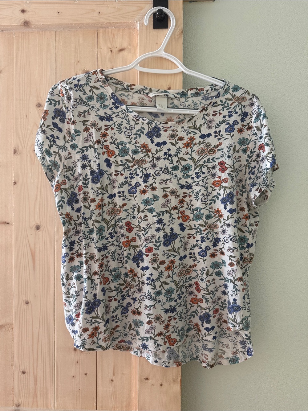 H&M Cream Short-Sleeve Tee with Multicolor Floral Print